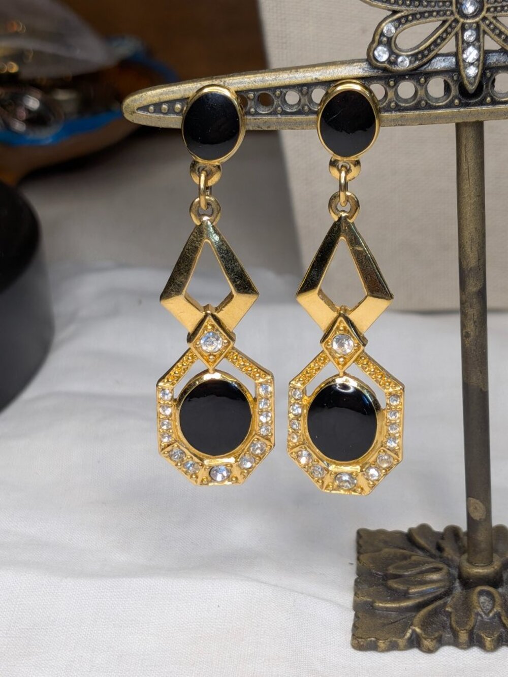 Vintage Avon Gold Tone Dangle Earrings
